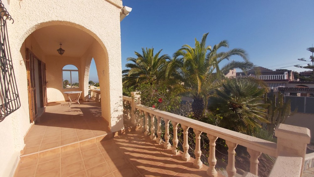 Chalet una sola Planta con Piscina en Los Balcones, Torrevieja