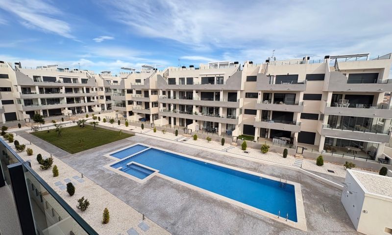 Apartment in Urbanizacion los Balcones - Image 2