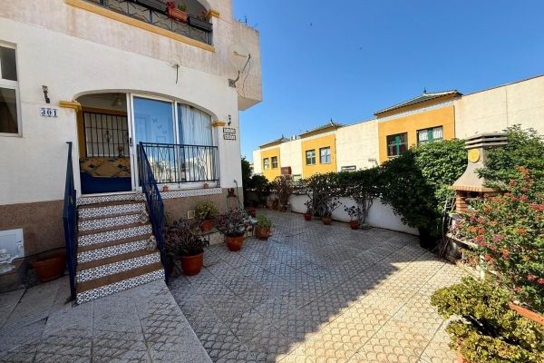 PLANTA BAJA DE 3 DORMITORIOS EN ALTOMAR II 