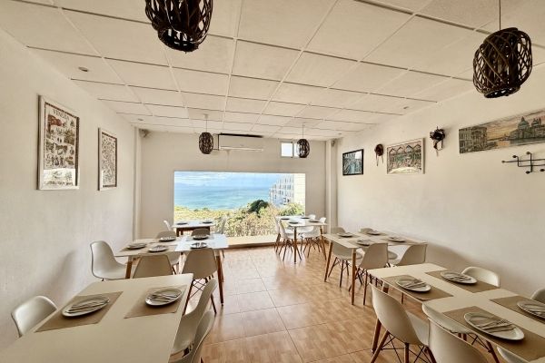 BONITO LOCAL COMERCIAL EN VENTA EN GRAN ALACANT 