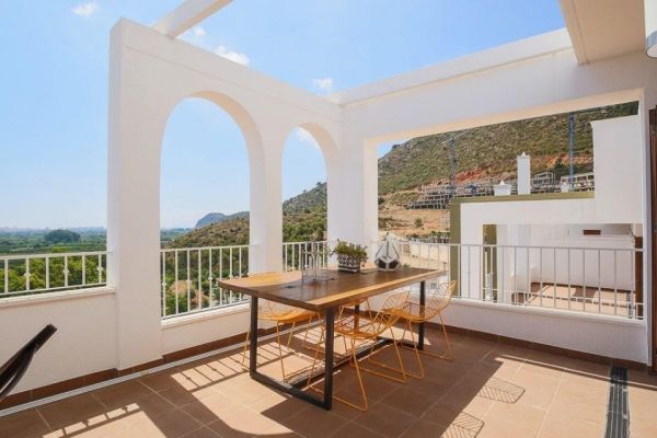 RESIDENTIAL WITH SEA VIEWS AND LARGE TERRACES!!!