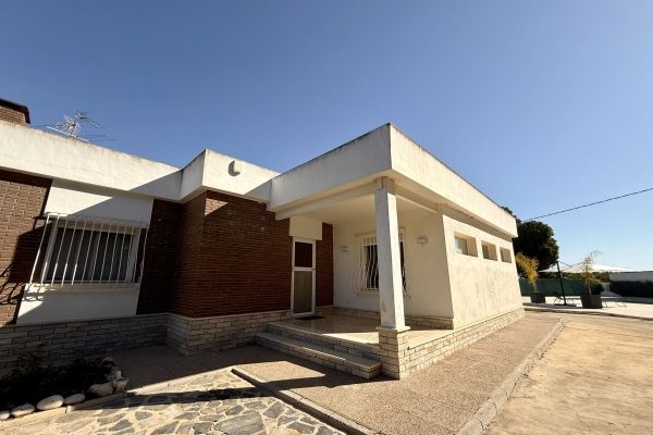 A Unique Opportunity in Valverde Bajo!