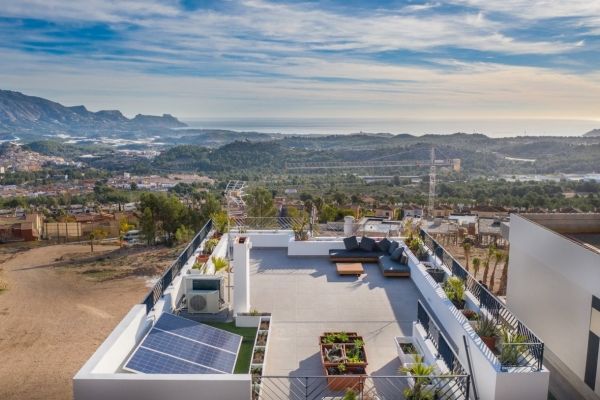 Brand new independent villas with sea views at Polop (Alicante province)