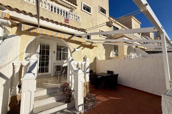 BONITO BUNGALOW EN VENTA EN MONTE Y MAR EN GRAN ALACANT 