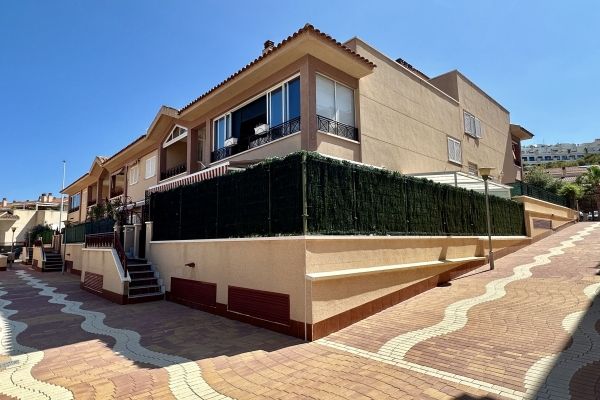 BONITO BUNGALOW EN VENTA EN URBANIZACIÓN NOVAMAR EN GRAN ALACANT