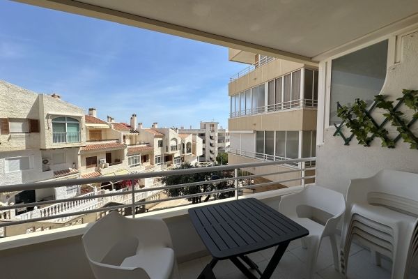 BEAUTIFUL GROUND FLOOR APARTMENT WITH TERRACE FOR SALE IN ARENALES DEL SOL