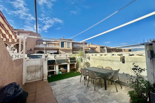 BEAUTIFUL GROUND-FLOOR PROPERTY FOR SALE IN MONTE Y MAR IN GRAN ALACANT
