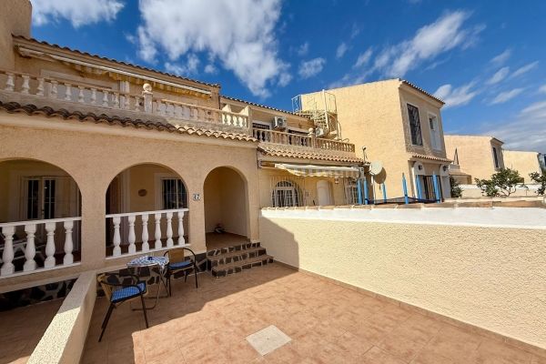 APARTAMENTO EN PLANTA BAJA EN MONTE Y MAR