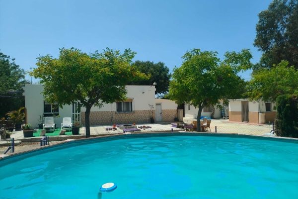 BONITA CASA DE CAMPO EN VENTA EN DAIMES LA MARINA, ELCHE 