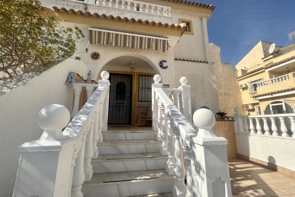 BONITO BUNGALOW EN MONTE Y MAR