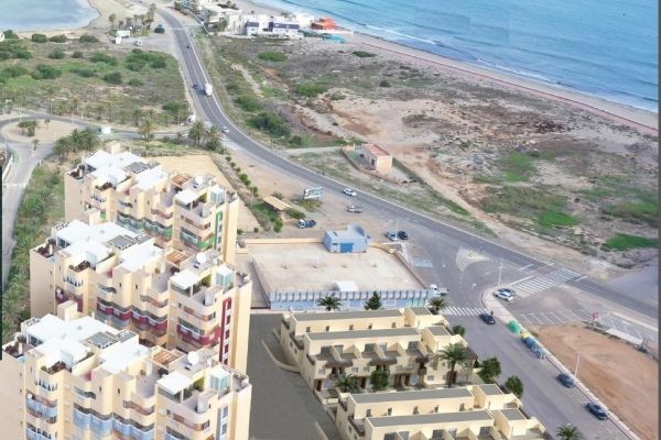 BEAUTIFUL TOWNHOUSES IN LA MANGA