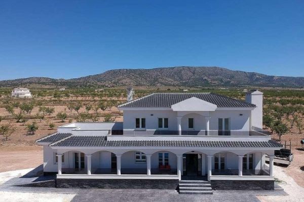 VILLAS DE OBRA NUEVA EN PINOSO