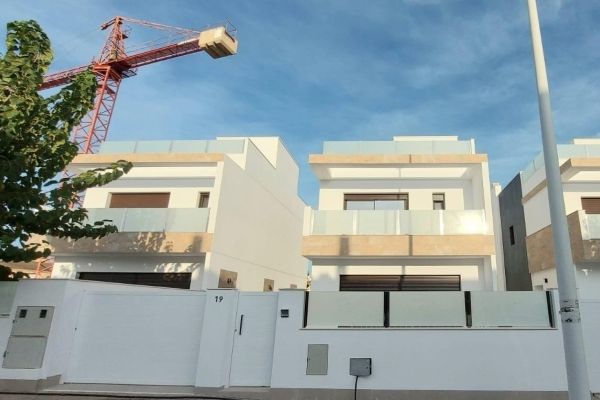 VILLAS DE OBRA NUEVA EN SAN PEDRO DEL PINATAR