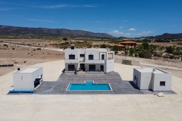 VILLAS DE OBRA NUEVA EN PINOSO