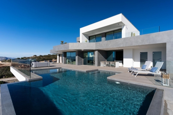 NEW BUILD LUXURY VILLA IN CUMBRE DEL SOL