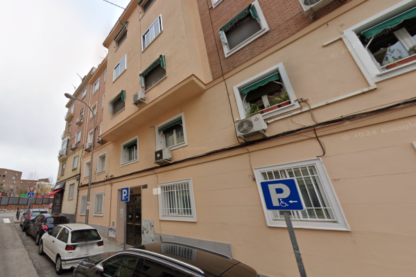 Cozy Apartment for Sale on Virgen de Sonsoles Street, La Concepción, Madrid - €255,000