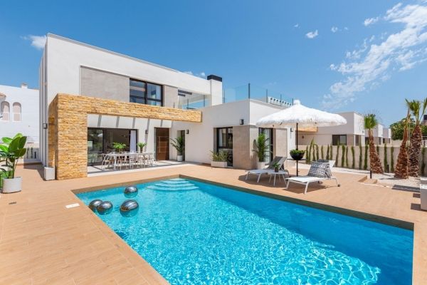 NEW BUILD LUXURY VILLA IN CIUDAD QUESADA