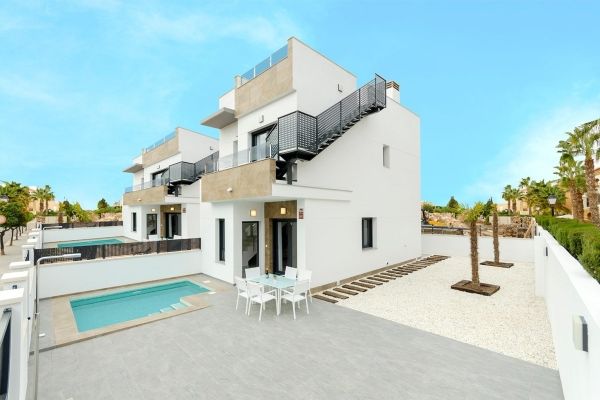 VILLAS DE OBRA NUEVA EN TORREVIEJA