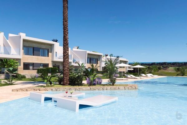 NEW BUILD RESIDENTIAL COMPLEX IN PILAR DE LA HORADADA ON THE GOLF COURSE