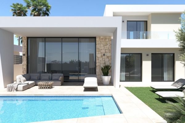 VILLA DE OBRA NUEVA EN TORREVIEJA