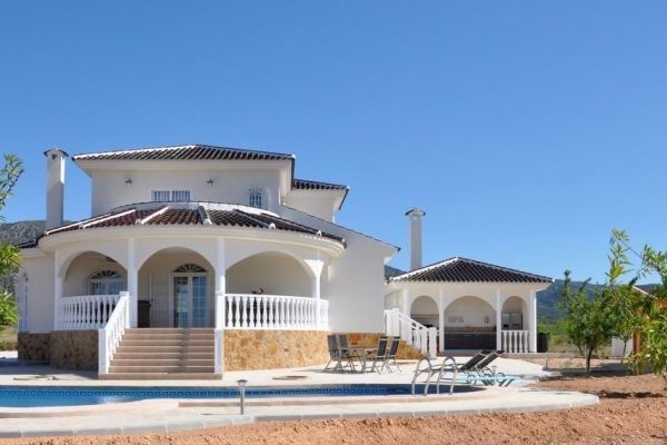 VILLAS DE OBRA NUEVA EN PINOSO