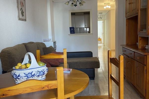 Acogedor Piso en Torrevieja: Vive Cerca del Mar y el Sol