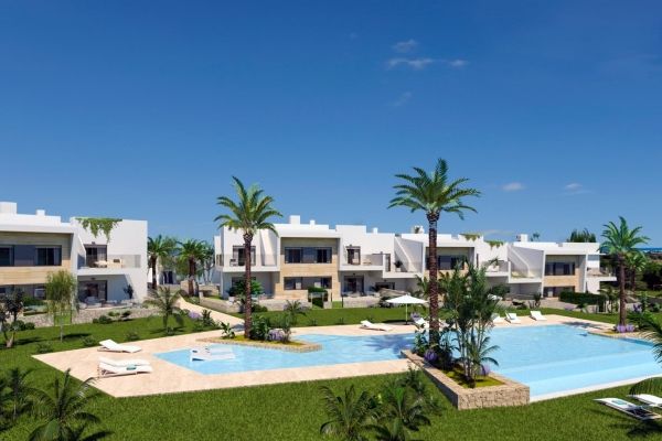 NEW BUILD RESIDENTIAL COMPLEX IN PILAR DE LA HORADADA ON THE GOLF COURSE