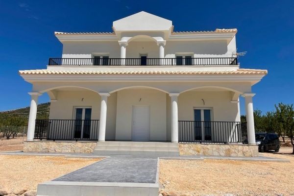 VILLAS DE OBRA NUEVA EN PINOSO