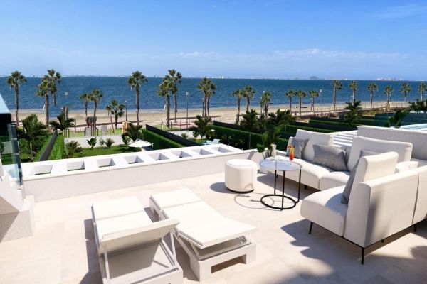 Villas de lujo de nueva construcción frente al mar en Los Alcázares