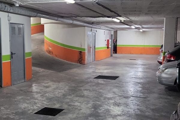 GARAJE Y TASTERO EN VENTA ZONA CAROLINAS ALTAS