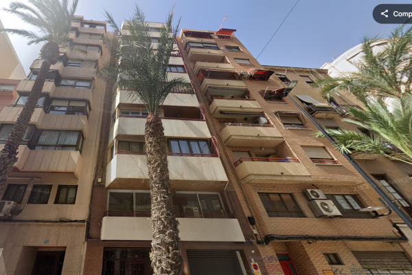 Pisazo en el centro de Alicante a 2 minutos de la Plaza de Los Luceros !!