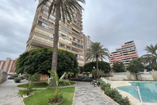 ALQUILER SEPTIEMBRE A JUNIO PRIMERA LINEA DE PLAYA