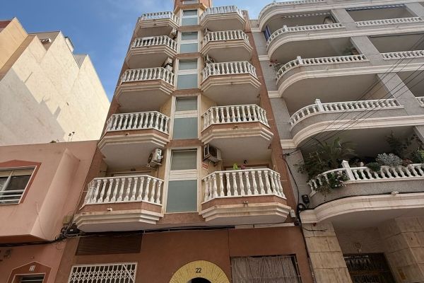 SUBASTA PISO CENTRO TORREVIEJA