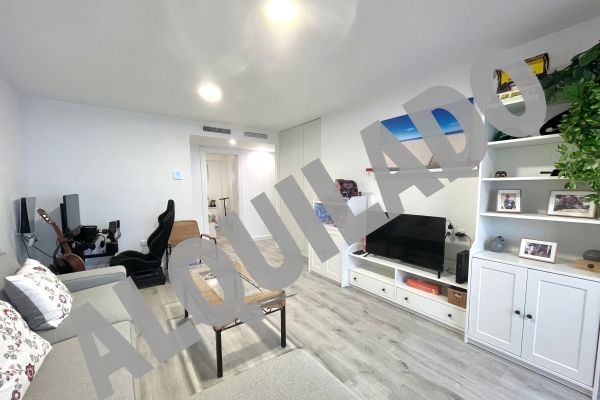 ALQUILER VIVIENDA TOTALMENTE REFORMADA CON VISTAS AL MAR