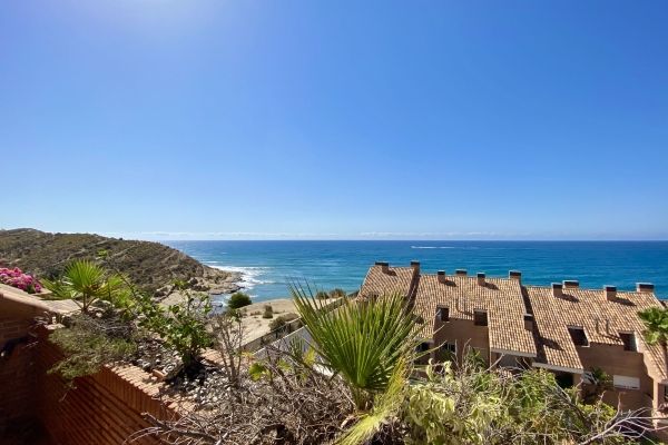 IMPRESIONANTE CHALET ADOSADO PRIMERA LINEA DEL MAR LAS CALAS DEL CABO DE HUERTAS