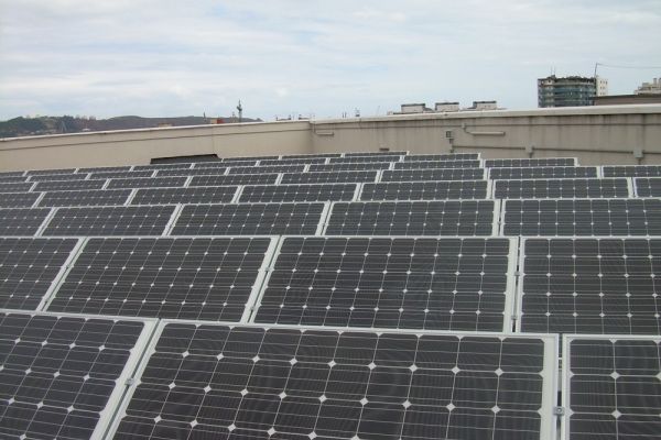Proyecto de mejora de la eficiencia energética mediante la implantación de energía fotovoltaica 30,24 Kwp de potencia, en el Palacio de Justicia de Gijón