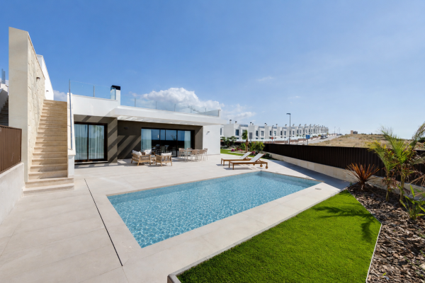 Villa independiente de nueva construcción en Bonalba-Cotoveta
