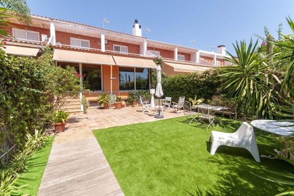 Amplio chalet adosado en Mutxamel