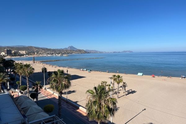 First line rental of Campello Beach