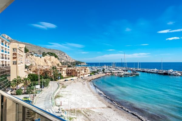 Amplio dúplex a la venta en Altea