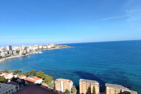 Apartment in Albufereta with sea views