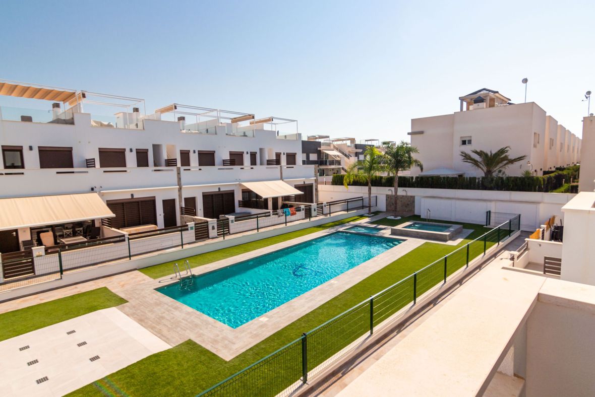 3 Makuuhuone duplex sisään Torrevieja