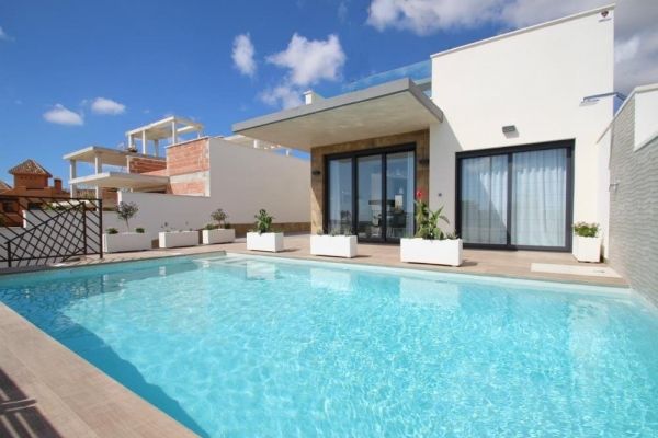 NEW CONSTRUCTION VILLAS 250 m FROM THE BEACH IN CAMPOAMOR