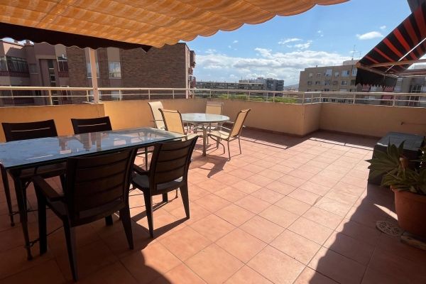 Fantastic penthouse for rent in Alicante 