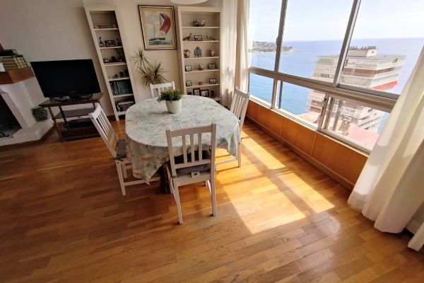 Fantástico apartamento con vistas al mar