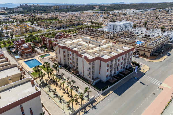 Estrena vida en este increíble piso en Lomas de Cabo Roig, Orihuela Costa, Alicante