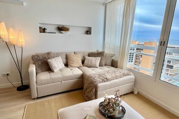 Beautiful apartment by the sea