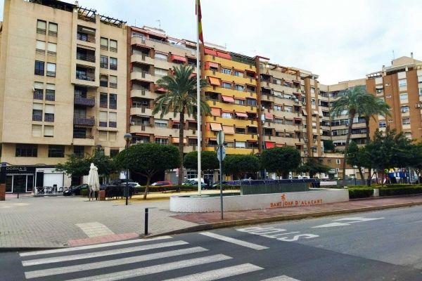 Amplia y luminosa oficina en San Juan de Alicante