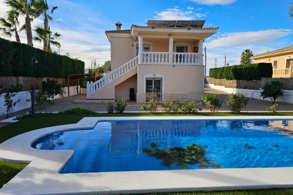 Chalet en parcela privada en Mutxamel