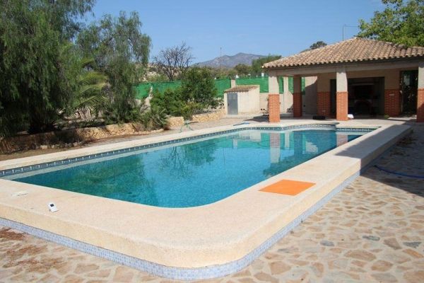 Villa for sale with private pool in Villajoyosa